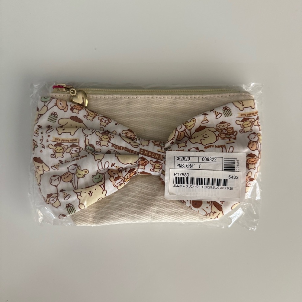 Sanrio Pompompurin Print Pouch with Bow